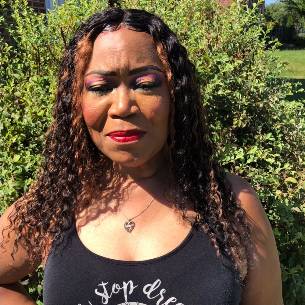 Meet your Posher, Lisa